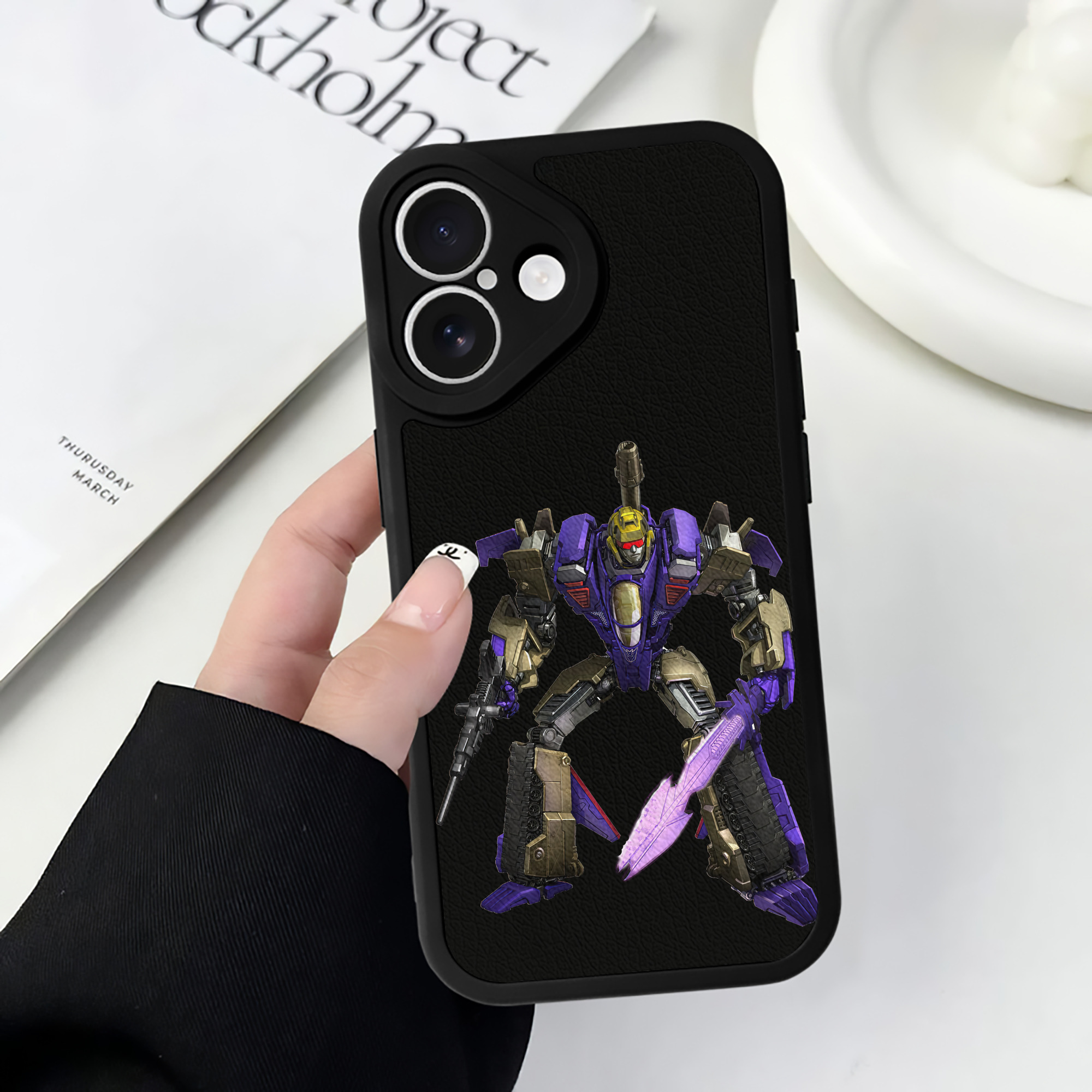 （画像用） Transformers トランスフォーマー 【iPhone 16シリーズ対応】シリコンスマホケース（レザー調） 材質：シリコン